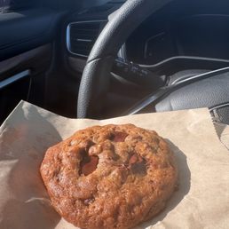 Chocolate chip cookie