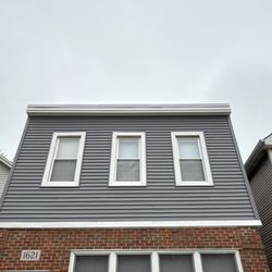 U.S. Exterior Chicago - Deep Granite Quest siding installed in Chicago. Solid performance, clean lines, no maintenance stress.