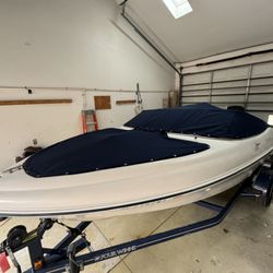 Anne's Canvas Shop - Custom boat cover