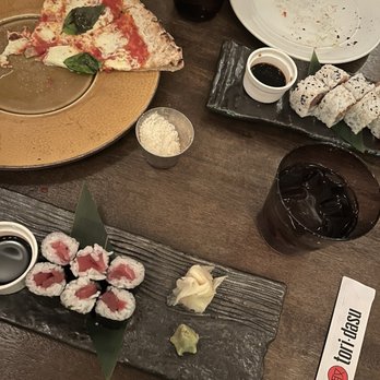Guildhall - Margherita Pizza, Tuna and Salmon Sushi Rolls - New American Near Me - Glencoe, Illinois