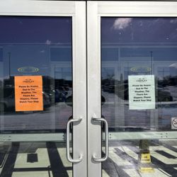 Cineplex Cinemas Hamilton Mountain - Winter warning.