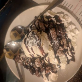 Succotash Southern and Creole Kitchen - Brownie with ice cream - Southern Near Me - Durham, North Carolina Succotash Southern and Creole Kitchen - Brownie with ice cream - Southern Near Me - Durham, North Carolina
