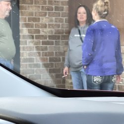 Grace Lake Bar & Grill - Smoking at the door