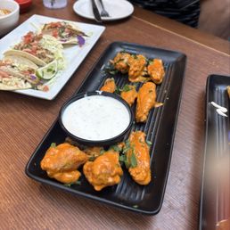 Happy hour buffalo wings Happy hour buffalo wings