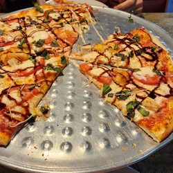 Luigi's - Our pizza with chicken & balsamic
