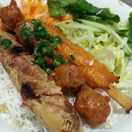 Vermicelli~Nem nuong~Shrimp on bamboo~Spring roll Vermicelli~Nem nuong~Shrimp on bamboo~Spring roll
