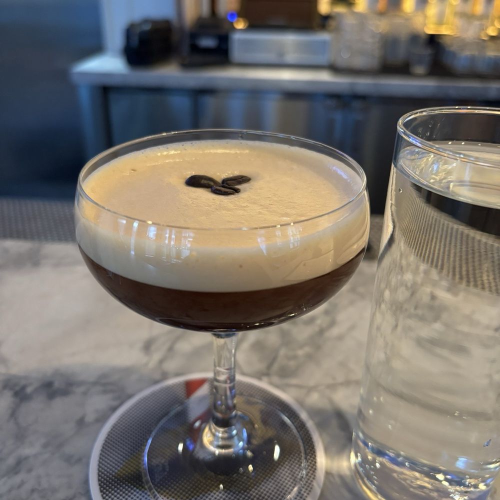 Espresso martini, look at that foam babyyyyy Espresso martini, look at that foam babyyyyy