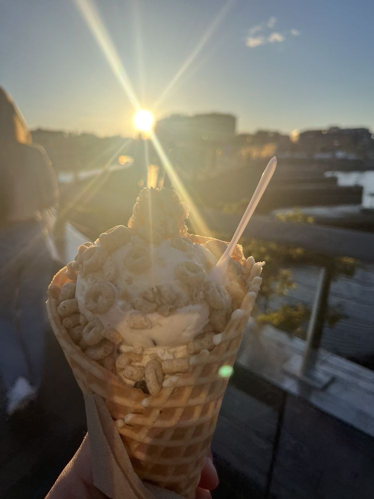 Tizzy K’s Cereal Ice Cream Logo