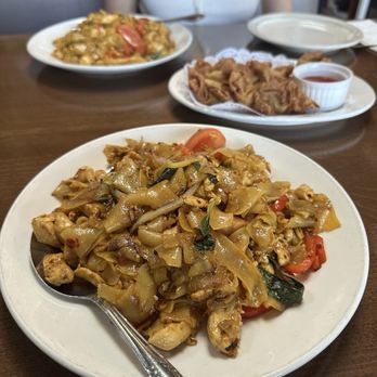 Thaitwist - Drunken Noodle - Thai Near Me - Chino Hills, California Thaitwist - Drunken Noodle - Thai Near Me - Chino Hills, California