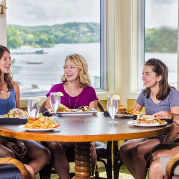 Tan-Tar-A Estates - Black Bear Lodge Restaurant - Enjoy casual dining in a rustic hunting lodge atmosphere. - Hotels Near Me - Osage Beach, Missouri
