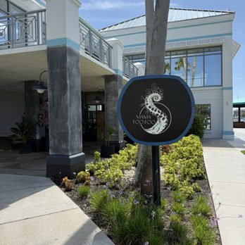 Mama Foo Foo - Entrance - New American Near Me - Daytona Beach, Florida