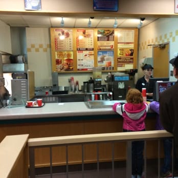 Wendy's - a woman and child at the counter - Fast Food Near Me - Roseburg, Oregon Wendy's - a woman and child at the counter - Fast Food Near Me - Roseburg, Oregon