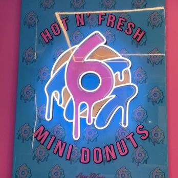 6ix Donutz - Signage - Donuts Near Me - Toronto, Ontario 6ix Donutz - Signage - Donuts Near Me - Toronto, Ontario