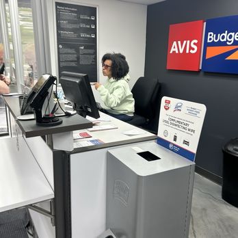 Avis Rent A Car - Woman who threw my credit card and license at me - Car Rental Near Me - Newington, Connecticut Avis Rent A Car - Woman who threw my credit card and license at me - Car Rental Near Me - Newington, Connecticut