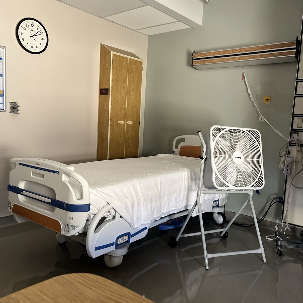 Alameda Hospital - The room was clean and spacious - Hospitals Near Me - Alameda, California Alameda Hospital - The room was clean and spacious - Hospitals Near Me - Alameda, California