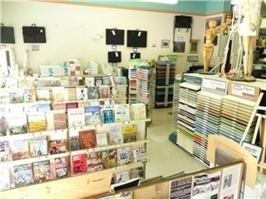 MONA LISA ARTISTS’ MATERIALS Updated October 2024 32 Photos 1518