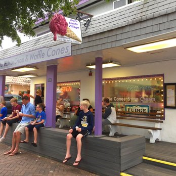Olaf's Siesta Village - a group of people sitting outside a store - Ice Cream & Frozen Yogurt Near Me - Siesta Key, Florida Olaf's Siesta Village - a group of people sitting outside a store - Ice Cream & Frozen Yogurt Near Me - Siesta Key, Florida