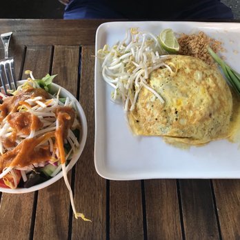 Enthaice Thai Kitchen - 6. Pad Thai Hor Khai Lunch Special - Thai Near Me - Astoria, New York