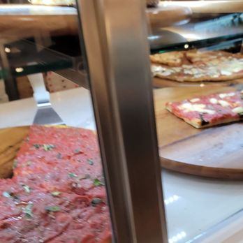 Che Pizza - Pizza Near Me - Metuchen, New Jersey