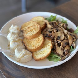 Fuzi Pasta Co - 11375 Mushroom Crostini