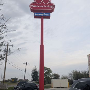 Wienerschnitzel - Fast Food Near Me - Waco, Texas
