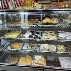 Majestic Diner - Save room for pastries