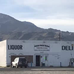 Pioneer Point Market - Store from road