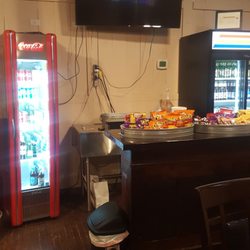 Old Helotes Inn - Beer and wine is served along with setups.