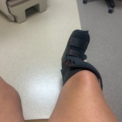 Salt Lake InstaCare - Got my big toe x rayed :/