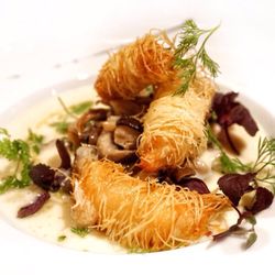 Le W - Fried shrimps on top of mushroom and artichoke cream - AMAZING