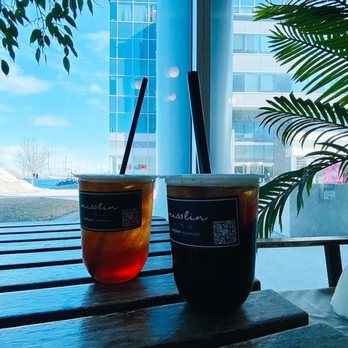 Miss Lin Cafe - Earl Grey Tea (left) Roasted Oolong tea with grass jelly (right) - Cafes Near Me - Markham, Ontario Miss Lin Cafe - Earl Grey Tea (left) Roasted Oolong tea with grass jelly (right) - Cafes Near Me - Markham, Ontario