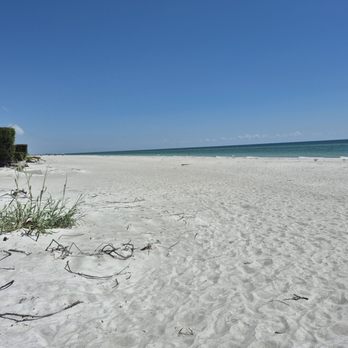 Manatee public beach - Beaches Near Me - Holmes Beach, Florida
