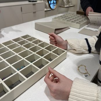 Kendra Scott Flagship - experience - Jewelry Near Me - Austin, Texas