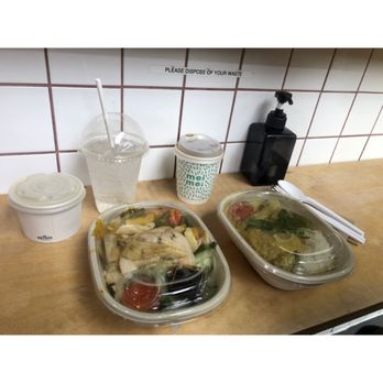 Mei Mei - Left chicken n rice, right curry chicken rice - Singaporean Near Me - London, XGL