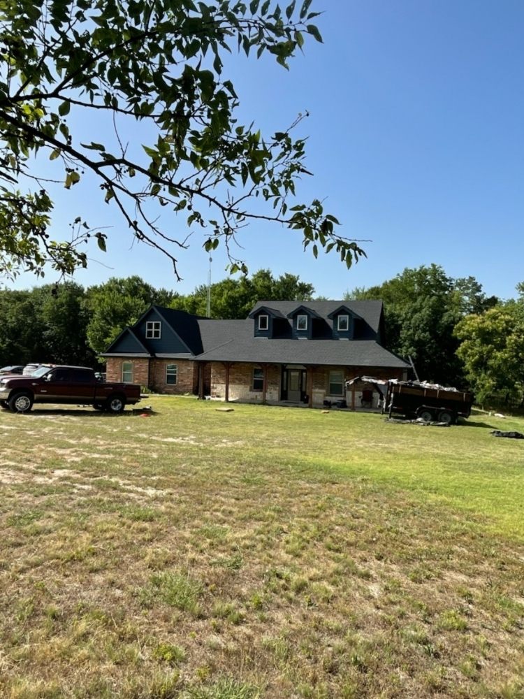 Slide of 2 Angels Roofing