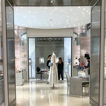 Christian Dior - Dior store - Men's Clothing Near Me - Honolulu, Hawaii