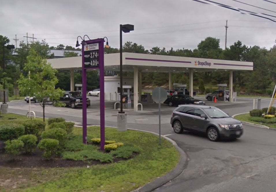 GAS STATION STOP AND SHOP Updated May 2024 723 Falmouth Rd