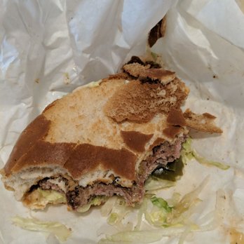 Chris's Hamburgers - Why is the bun this dry? - Burgers Near Me - Maywood, California