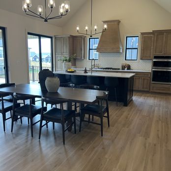 Carroll Floor Covering - Beautiful Kitchen! - Flooring Near Me - Versailles, Kentucky Carroll Floor Covering - Beautiful Kitchen! - Flooring Near Me - Versailles, Kentucky