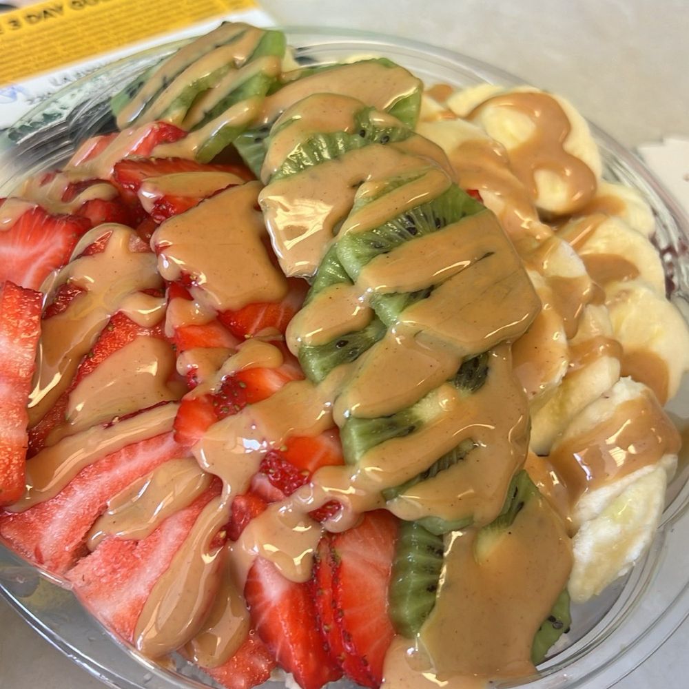 Juice World - Açaí bowl - Juice Bars & Smoothies Near Me - Hemet, California