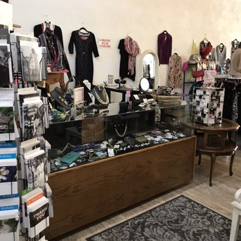 Chic & Unique - Thrift Stores Near Me - Beloit, Wisconsin