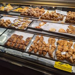 Pasticceria Giulia - @endoedibles on Instagram 03/03/24