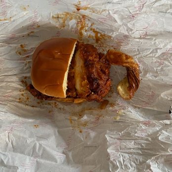 Fete - My unexpected twisted Korean chicken burger bun. Maybe the cook didn't like that I used a gift certificate.??? - New American Near Me - Honolulu, Hawaii