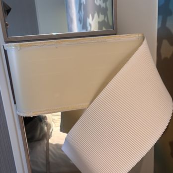 Courtyard by Marriott Ardmore - Broken lamp and doesn't turn on is crazy. - Hotels Near Me - Ardmore, Oklahoma Courtyard by Marriott Ardmore - Broken lamp and doesn't turn on is crazy. - Hotels Near Me - Ardmore, Oklahoma