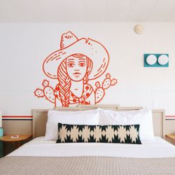 Mesa Verde Motel - Family Suite - 1 king bed and twin bunk beds