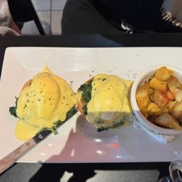 Eggs Benedict with veggies