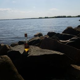 Enjoying the beautiful scenery and drinks at Sunset. Enjoying the beautiful scenery and drinks at Sunset.