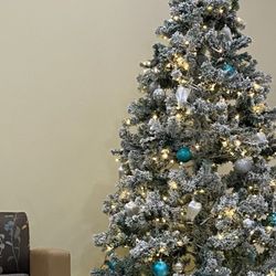 Snow Orthodontics - Santa Clarita - The teeth on the Christmas tree