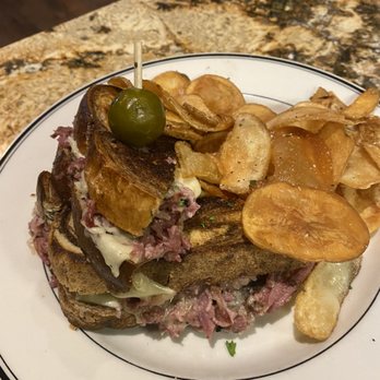 Gillespie's Irish Tavern & Kitchen - Rueben Sandwich - Irish Near Me - Richardson, Texas Gillespie's Irish Tavern & Kitchen - Rueben Sandwich - Irish Near Me - Richardson, Texas