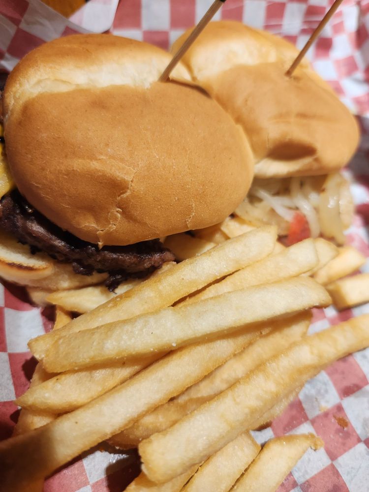 Bob's Burgers & Brew Image